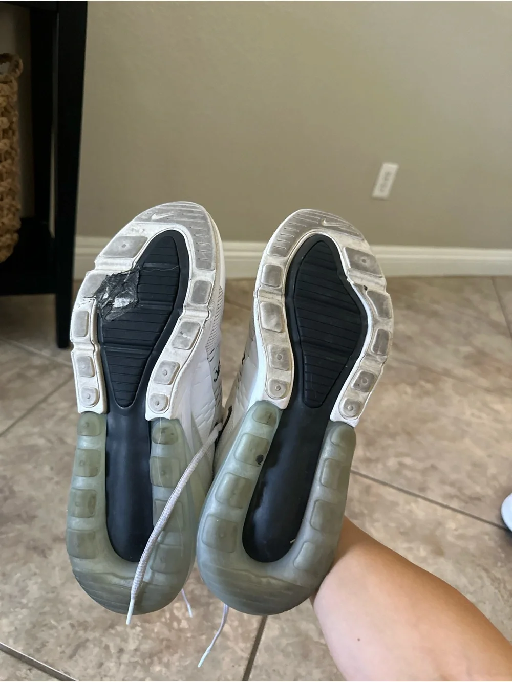 Mens' Nike 270 Sneakers